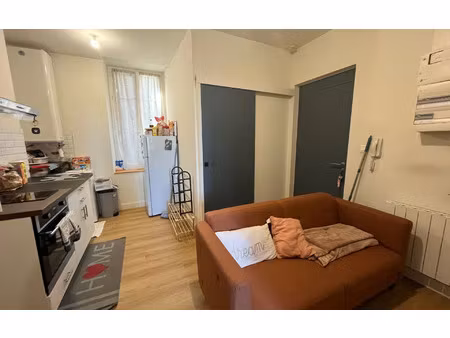 location appartement  m² t-2 à saint-yrieix-la-perche  470 €