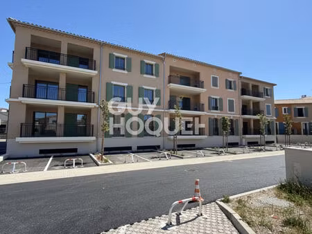charmant t2 avec terrasse dans une résidence provençale de standing