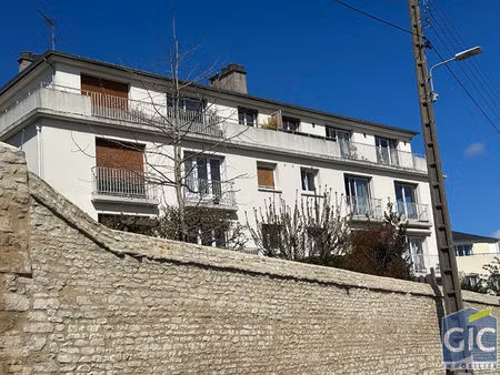 a vendre en exclusivite caen vaucelle un grand studio avec un beau balcon sud-est