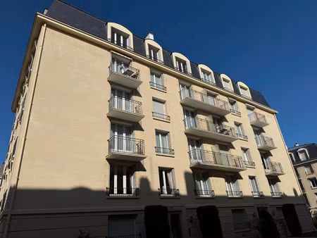 appartement de 4 pièces entièrement rénové à versailles