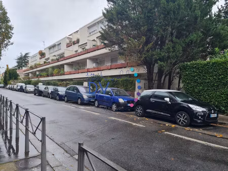 garage box entre republique et gratte ciel villeurbanne