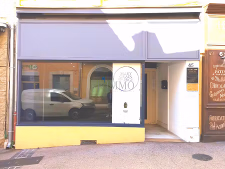 local commercial à louer fréjus centre historique rue jean j