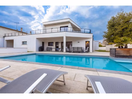 superbe maison d'architecte avec piscine