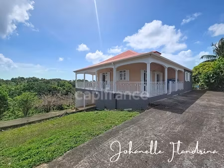 maison avec vue dégagée  3 chambres + mezzanine  possibilité de bas de villa - 3 000 m² de