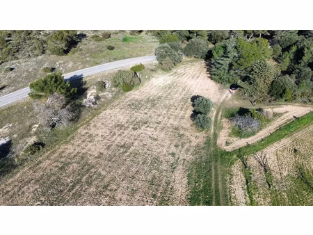 terrain agricole entre vernègues et cazan
