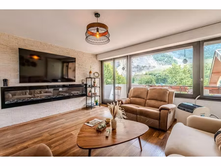 location meublée appartement 4 pièces 82 m² à etrembières (74100)  1 950 €