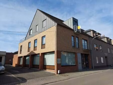 appartement 2 slpk / 95m² / terras 36m² / garage.