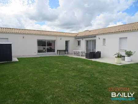 location maison à bellevigny (85170) : à louer / 120m² bellevigny