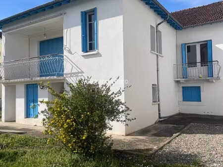 exclusivite - maison de ville t6 aux beaux volumes avec jardin et garage -