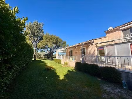 villa de 180 m² à eguilles