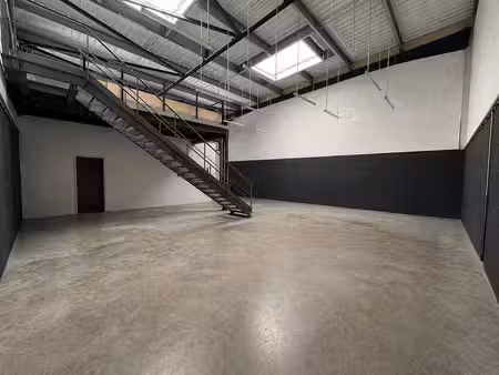 location local d’activités 222m²