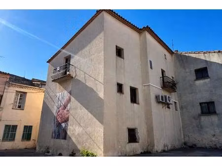 à rénover : maison de ville de 180m2 sur 3 niveaux