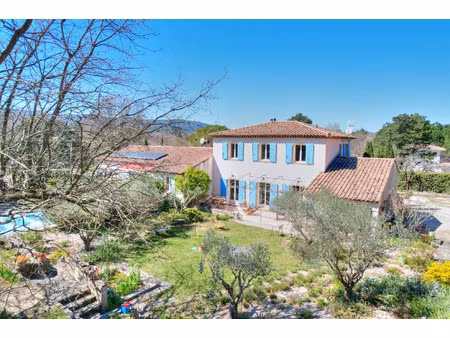 vente maison 10 pièces 261 m² néoules (83136)