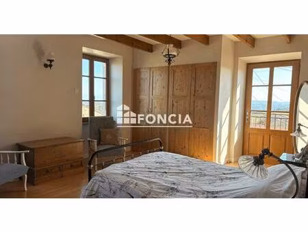 etables  très agréable maison de village de 144 m2  avec terrain constructible de 520 m2 à