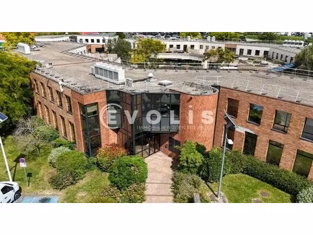 location bureaux 144 m²