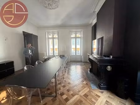 location bureaux 165 m²