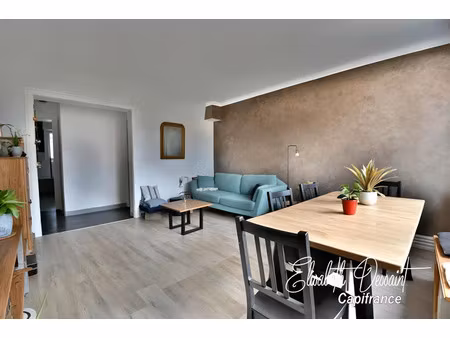 appartement t3 lumineux avec balcons d'environ 67 m²