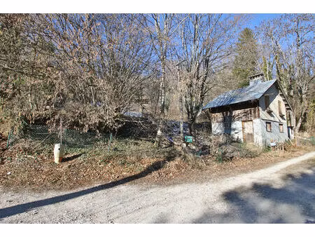 saint-nizier-du-moucherotte ? chalet bois à rénover ou à reconstruire ? terrain 670 m² ? v