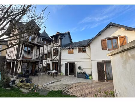 maison de charme individuelle de 196m² - montville - au bord de l'eau - 9 pièces - 5 chamb