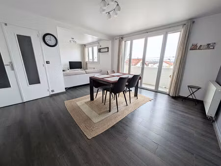 à louer charmant 3 pièces meublé  calme et lumineux