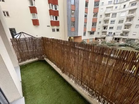 2 pièces confortables | balcon | stationnement privatif