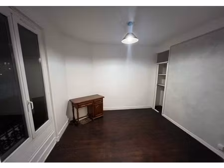 studio / 22m² / ivry sur seine (rer c)