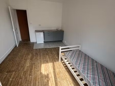 studio / 24m² / ivry sur seine (rer c)