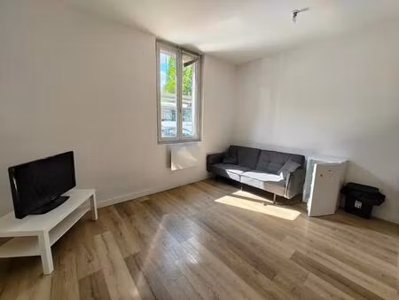 studio meuble avec mezzanine - lyon 8