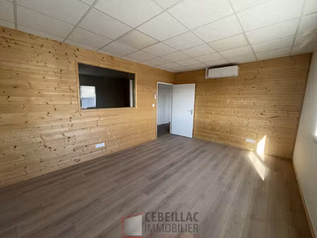 local commercial le brezet