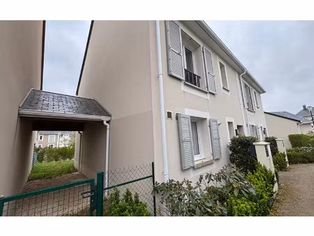 location maison  83 m² t-4 à fondettes  963 €