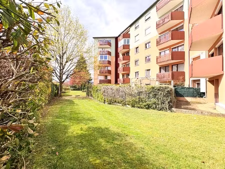 type 4 - 84 m2 - 2 balcons - cave - stationnement simple - emplacement de choix aux portes