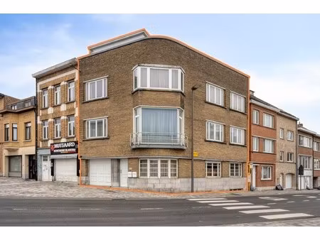 uniek opbrengstgebouw op toplocatie met garage in strombeek