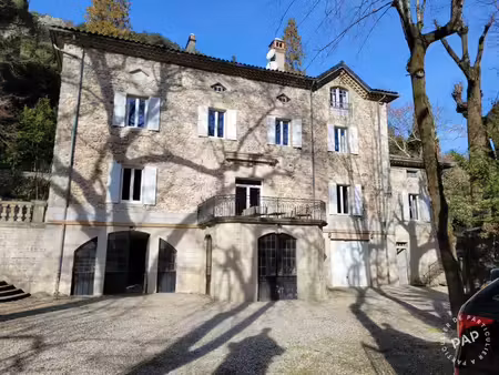 **maison bourgeoise rénovée** sur la commune de vals les bains connue pour ses thermes. pr