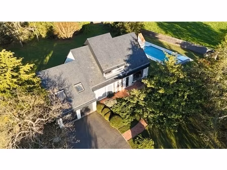 propriete avec parc arbore et piscine  aux portes du mans