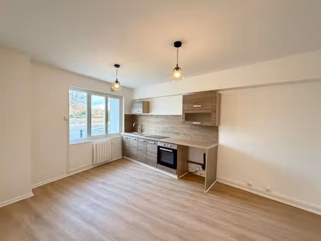 location appartement 3 pièces 67 m² à cellieu (42320)  750 €