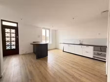 location appartement 3 pièces 66 m² à la grand-croix (42320)  500 €