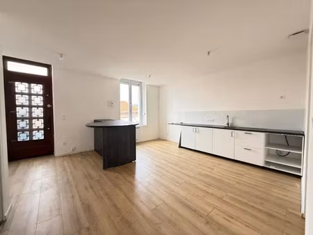 location appartement 3 pièces 66 m² à la grand-croix (42320)  590 €