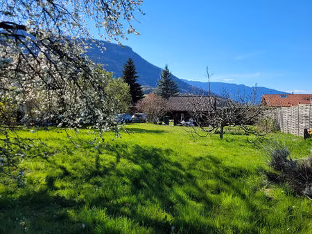 faverges. terrain de 607m²