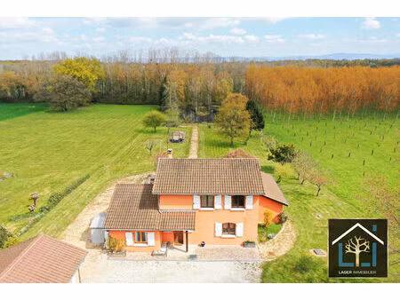 maison faramans avec magnifique terrain et plan d'eau