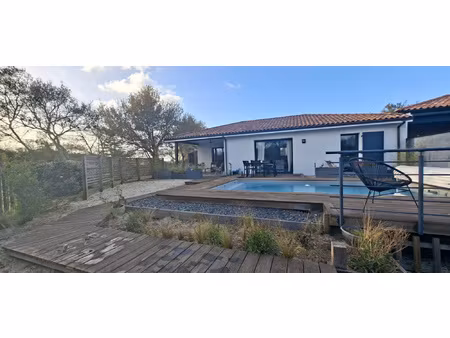 elégante maison t4 récente avec piscine en centre bourg léon