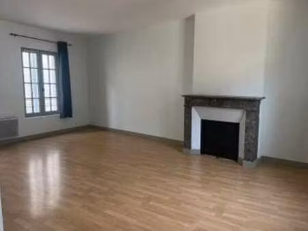 location appartement 2 pièces à saumur (49400) : à louer 2 pièces / 48m² saumur