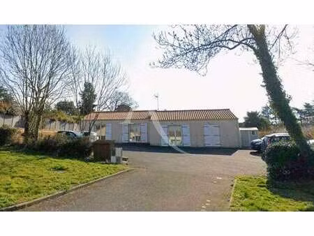 location maison aux herbiers (85500) : à louer / 30m² les herbiers