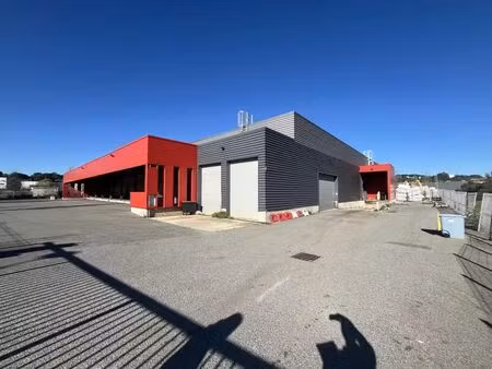 location entrepôt frejus 83600 1720m²
