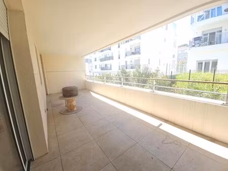 antibes grand studio en rez de chaus2e sur eleve