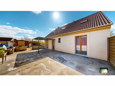 maison familiale à proximité de courville !