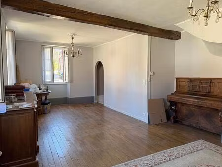 maison ancienne 6 pièces 127 m² avec courrette de 30 m2 devant