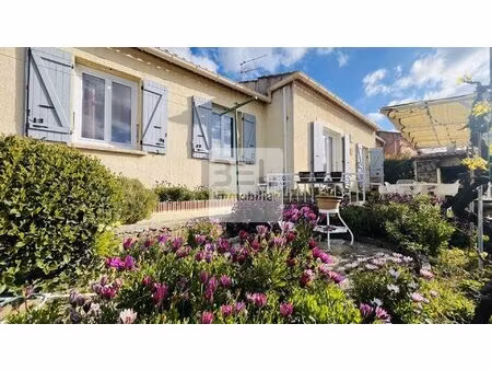 maison de plain pied avec jardin et garage