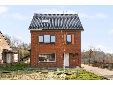 gestripte ob met vergunde plannen en afgewerkte zolder op 10 are