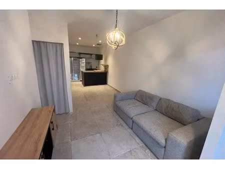 maison de village 2 chambres + 1 bureau 85m2 rénovée