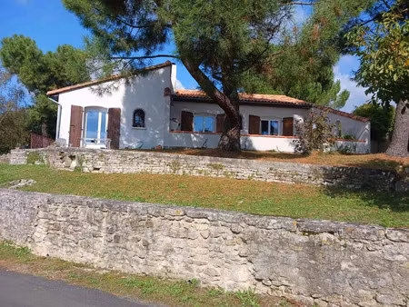 vente maison 6 pièces 130 m2 à saint-maurice-la-clouère